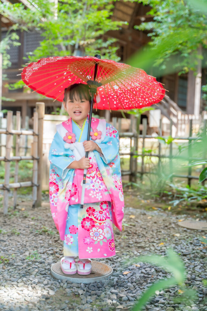 東京都内出張撮影/プロカメラマン日浦香織くまちゃんカメラ | kumachancamera　家族写真/プロフィール写真/マタニティフォト/ニューボーンフォト/七五三/お誕生日撮影 ママを主役にする写真撮影 | 東京都内の神社で七五三撮影