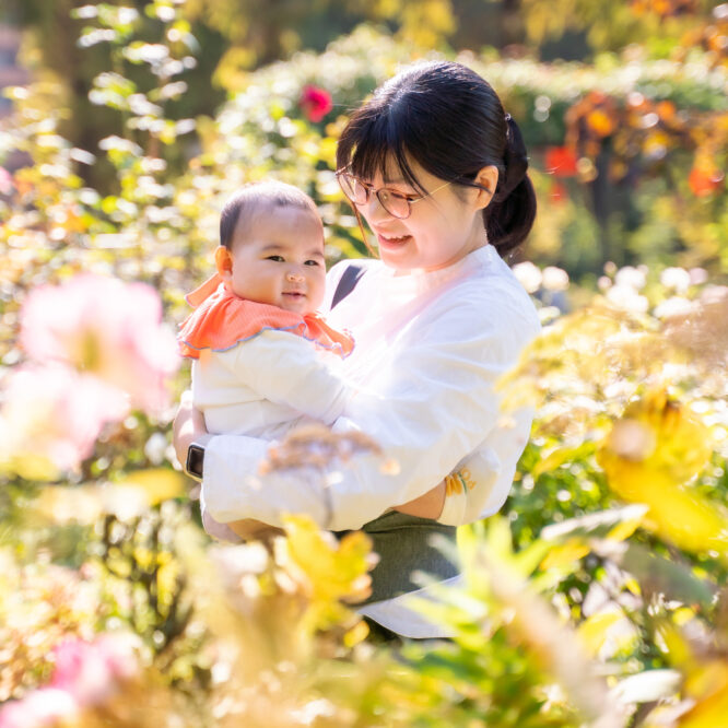 都内の公園で家族写真を撮影
