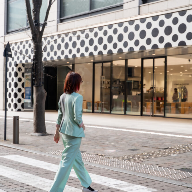 都内でスーツモデル撮影